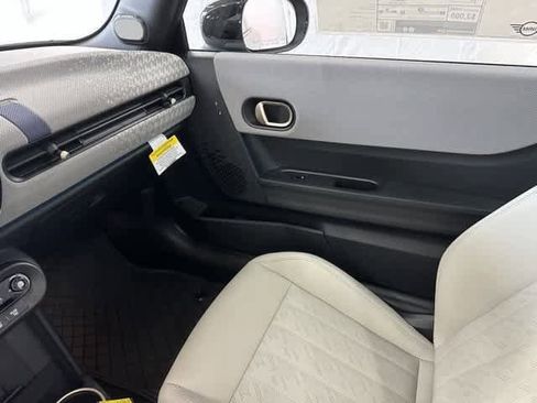 Certified 2025 MINI Cooper 2-Door Hardtop image 25