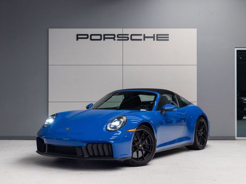 Certified 2025 Porsche 911 Targa 4 GTS AWD/4WD image 1