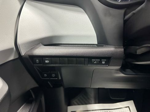 Used 2025 Toyota Sienna XLE image 17