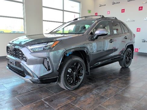 New 2025 Toyota RAV4 SE w/ Convenience Package image 4