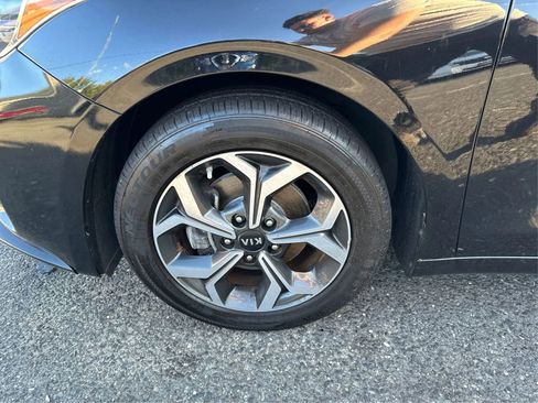 Used 2020 Kia Forte LXS image 17