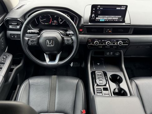 Used 2025 Honda Pilot EX-L image 12