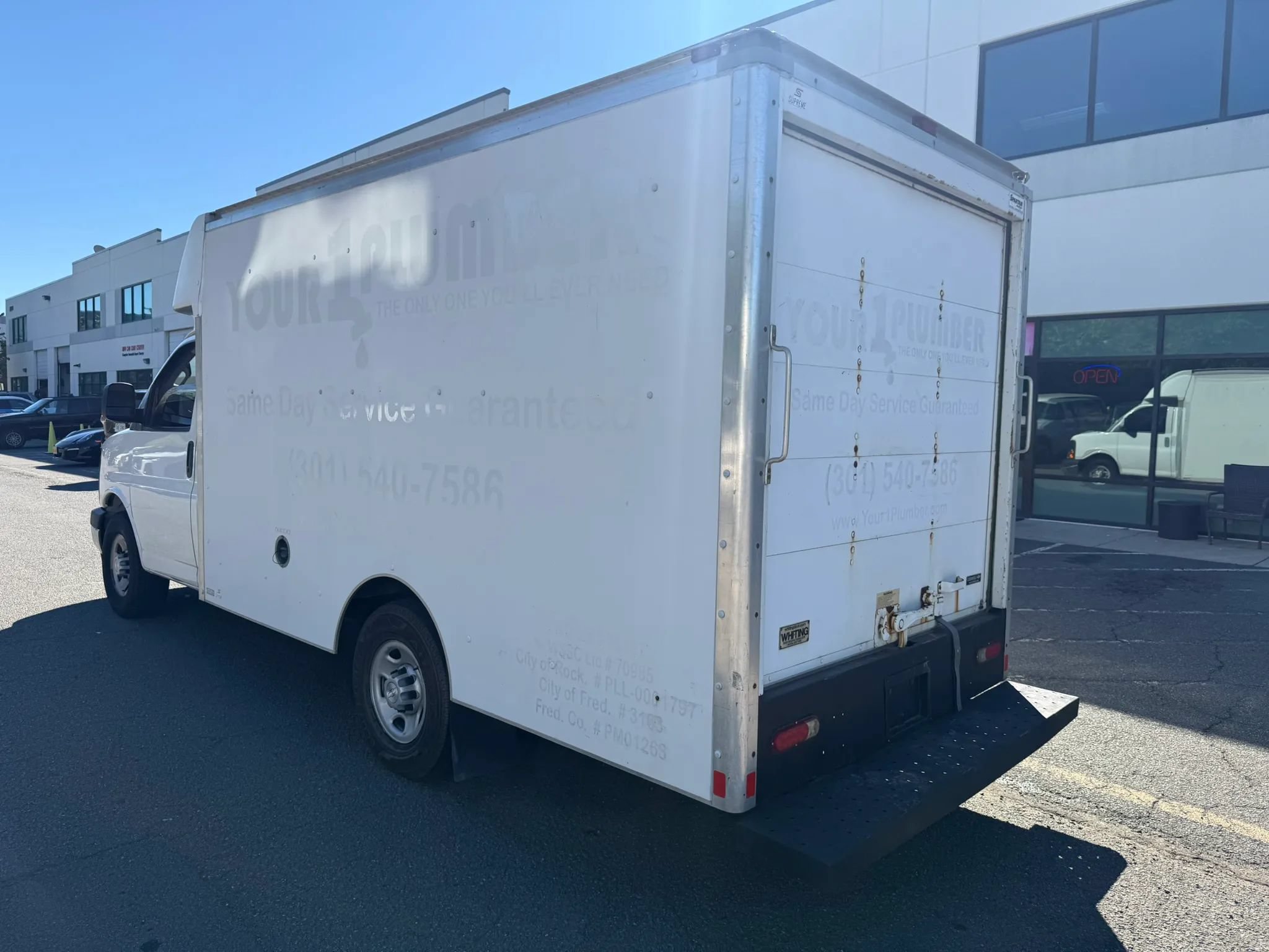 Used 2017 Chevrolet Express 3500 RWD image 8