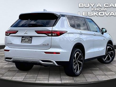 Used 2023 Mitsubishi Outlander 4WD Plug-In Hybrid image 13