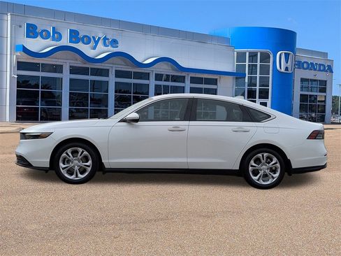 Certified 2025 Honda Accord LX image 6