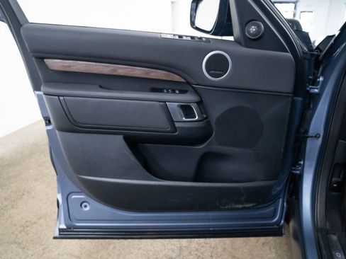 Used 2020 Land Rover Discovery HSE AWD/4WD image 17