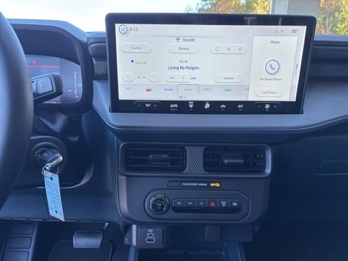 New 2025 Ford Maverick XL image 15