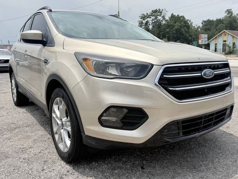Used 2018 Ford Escape SE w/ Ford Safe & Smart Package AWD/4WD image 5