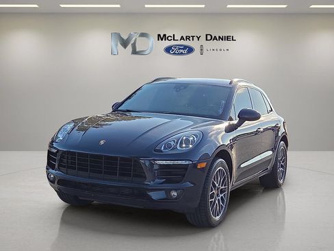 Used 2018 Porsche Macan AWD/4WD image 2