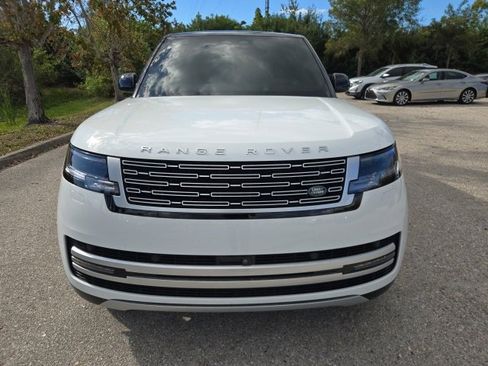 Used 2025 Land Rover Range Rover Autobiography image 8