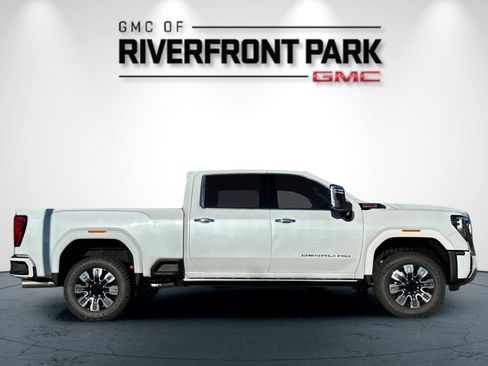 New 2026 GMC Sierra 2500 Denali AWD/4WD image 2