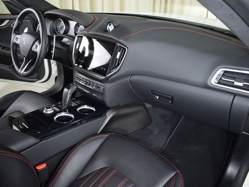 Certified 2022 Maserati Ghibli Modena Q4 image 24