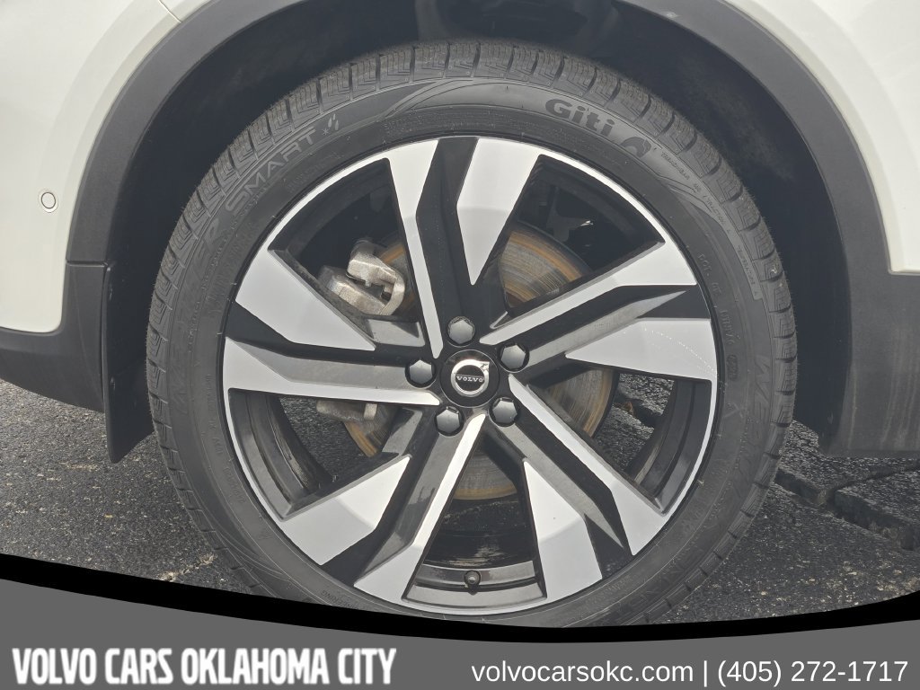 Certified 2023 Volvo XC40 B5 Plus w/ Protection Package Premier AWD/4WD image 13