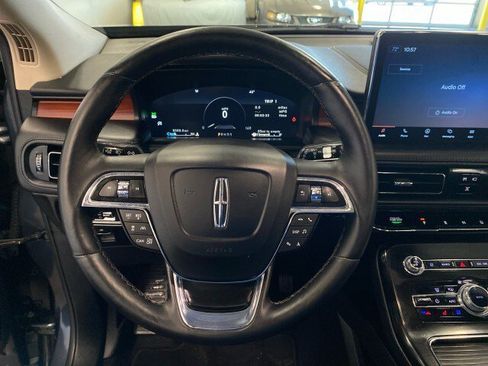 Used 2022 Lincoln Nautilus Reserve image 18