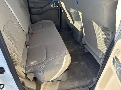 Used 2016 Nissan Frontier SV image 20