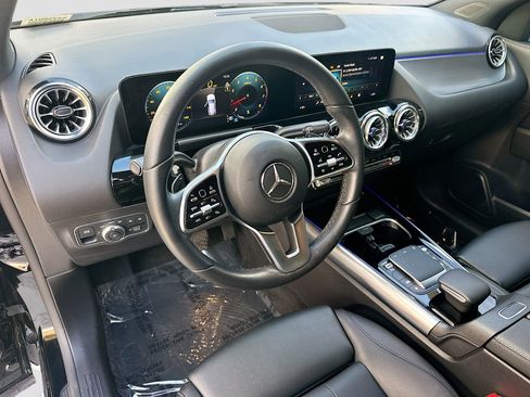 Used 2023 Mercedes-Benz GLA 250 4MATIC image 9