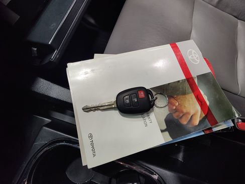 Used 2019 Toyota Tundra Limited w/ Limited Premium Package image 40