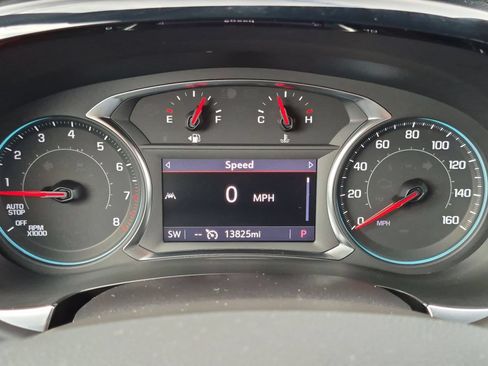 Used 2023 Chevrolet Traverse LT FWD image 17