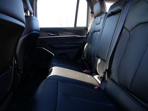 New 2026 Jeep Grand Cherokee Limited AWD/4WD image 10