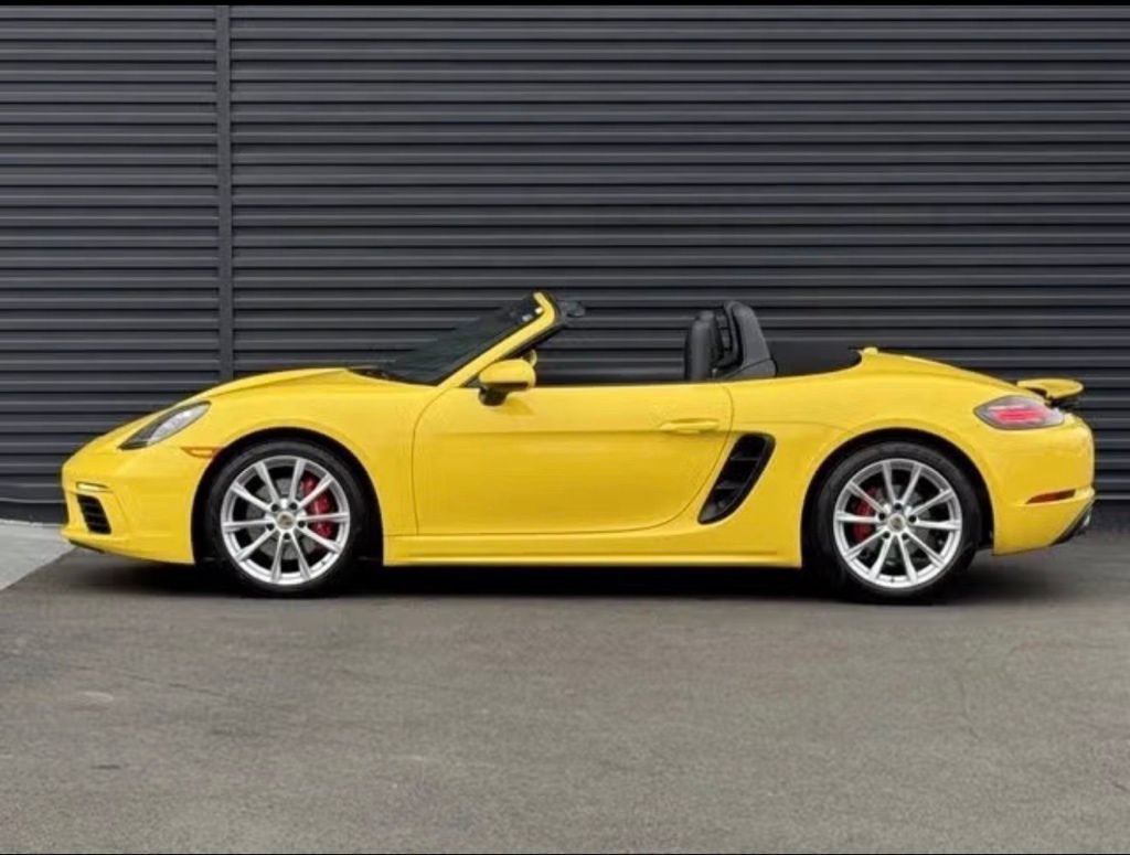 Used 2021 Porsche 718 Boxster S RWD image 2
