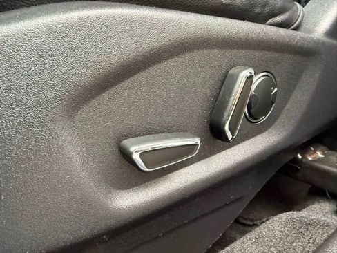 Used 2016 Ford Explorer XLT w/ Equipment Group 202A image 15