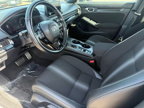 Used 2025 Honda Civic Sport image 12