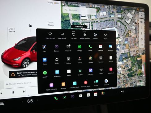 Used 2024 Tesla Model Y Long Range image 15