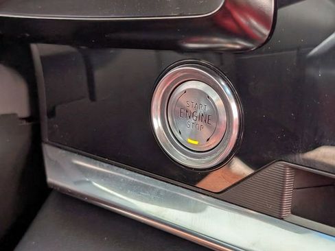 Used 2021 Chevrolet Corvette Stingray w/ Z51 Performance Package image 24