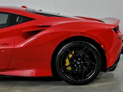 Used 2022 Ferrari F8 Tributo RWD image 9