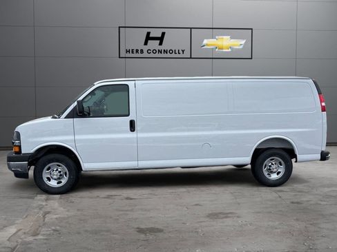 New 2025 Chevrolet Express 3500 Extended w/ Driver Convenience Package RWD image 4