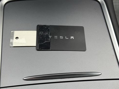 Used 2023 Tesla Model Y Long Range image 27