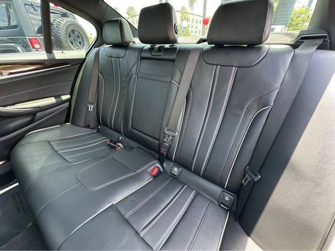 Used 2019 BMW 530e w/ Premium Package RWD image 8