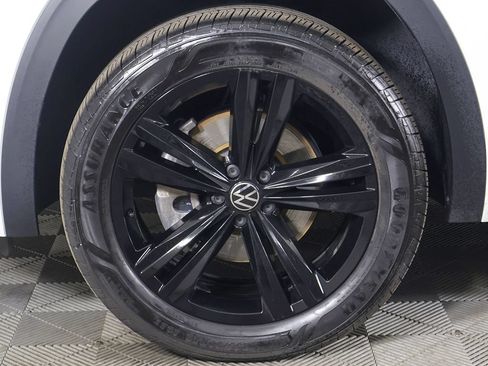 Used 2023 Volkswagen Atlas Cross Sport SEL R-Line AWD/4WD image 25