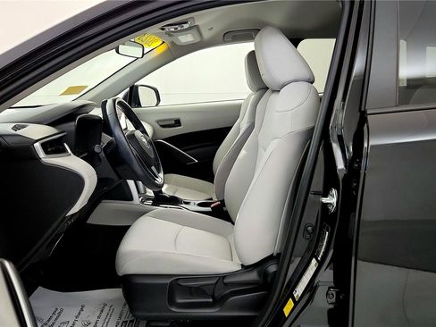 Used 2023 Toyota Corolla Cross LE image 25