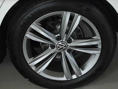 Used 2023 Volkswagen Jetta SE w/ Panoramic Sunroof Package FWD image 39