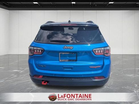 Used 2025 Jeep Compass Trailhawk AWD/4WD image 4