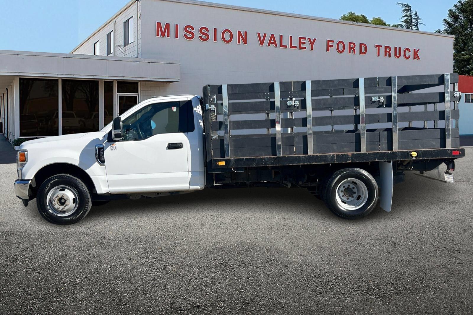 Used 2021 Ford F350 XLT RWD image 7