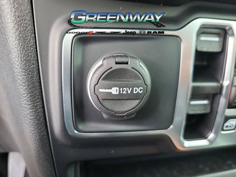 Used 2025 Jeep Gladiator Sport AWD/4WD image 20