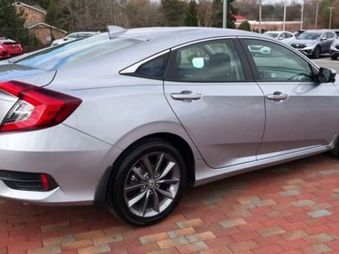 Used 2019 Honda Civic EX image 8