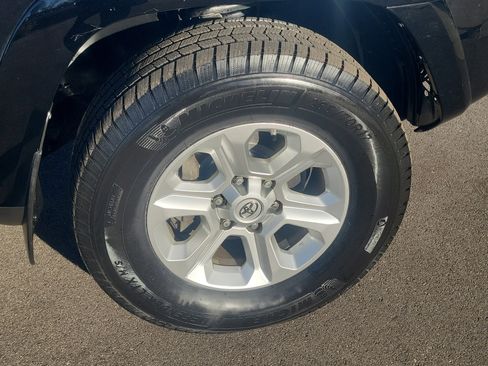 Used 2015 Toyota 4Runner SR5 image 8