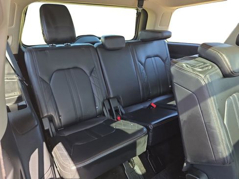 Used 2018 Ford Expedition Platinum AWD/4WD image 18
