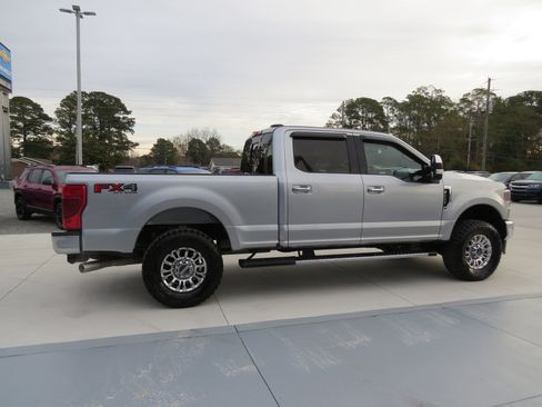 Used 2022 Ford F250 XLT w/ XLT Premium Package image 5