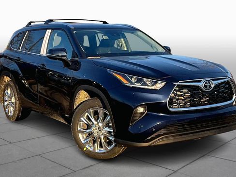 New 2026 Toyota Highlander Limited image 2