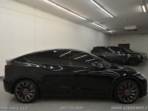 Used 2022 Tesla Model Y Performance AWD/4WD image 11