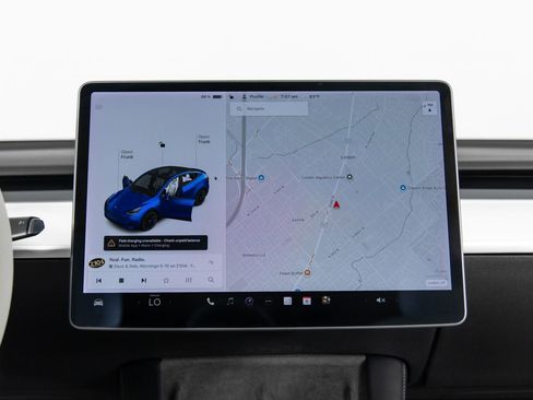 Used 2022 Tesla Model Y Long Range image 33