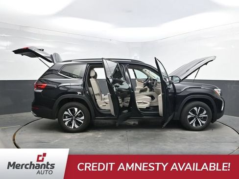 Used 2025 Volkswagen Atlas SE AWD/4WD image 45