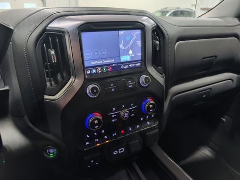 Used 2020 GMC Sierra 1500 SLT w/ SLT Premium Plus Package AWD/4WD image 11