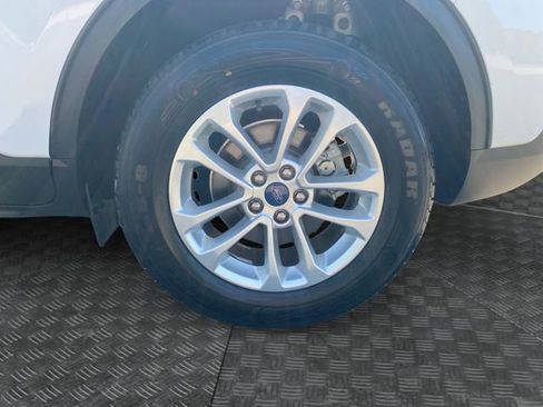 Used 2021 Ford Escape SE image 32