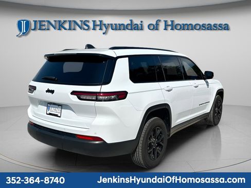 Used 2024 Jeep Grand Cherokee L Altitude image 2