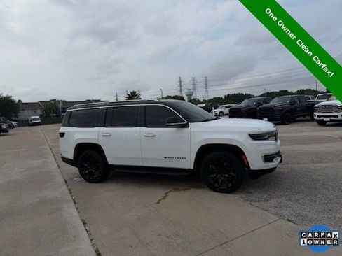 Used 2023 Jeep Wagoneer 4WD image 2